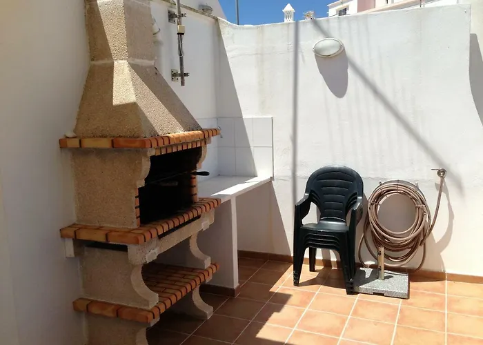 Casa Da Armação de Pêra